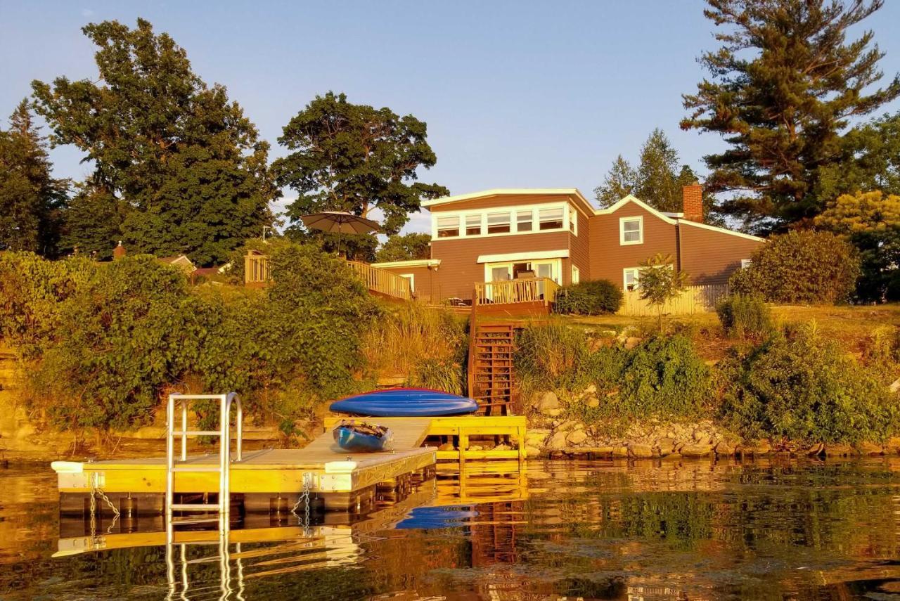 Family Cottage On Chaumont Bay, Walk To Downtown Bagian luar foto
