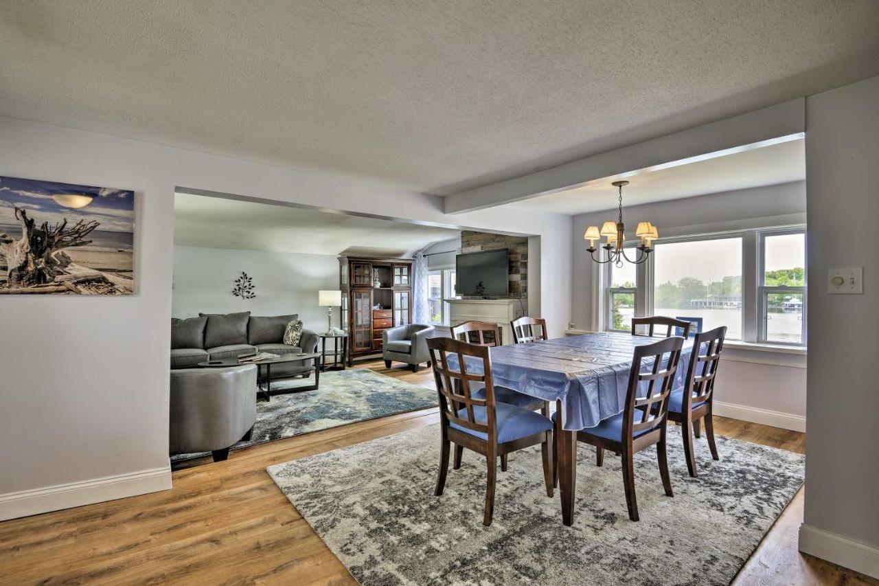 Family Cottage On Chaumont Bay, Walk To Downtown Bagian luar foto