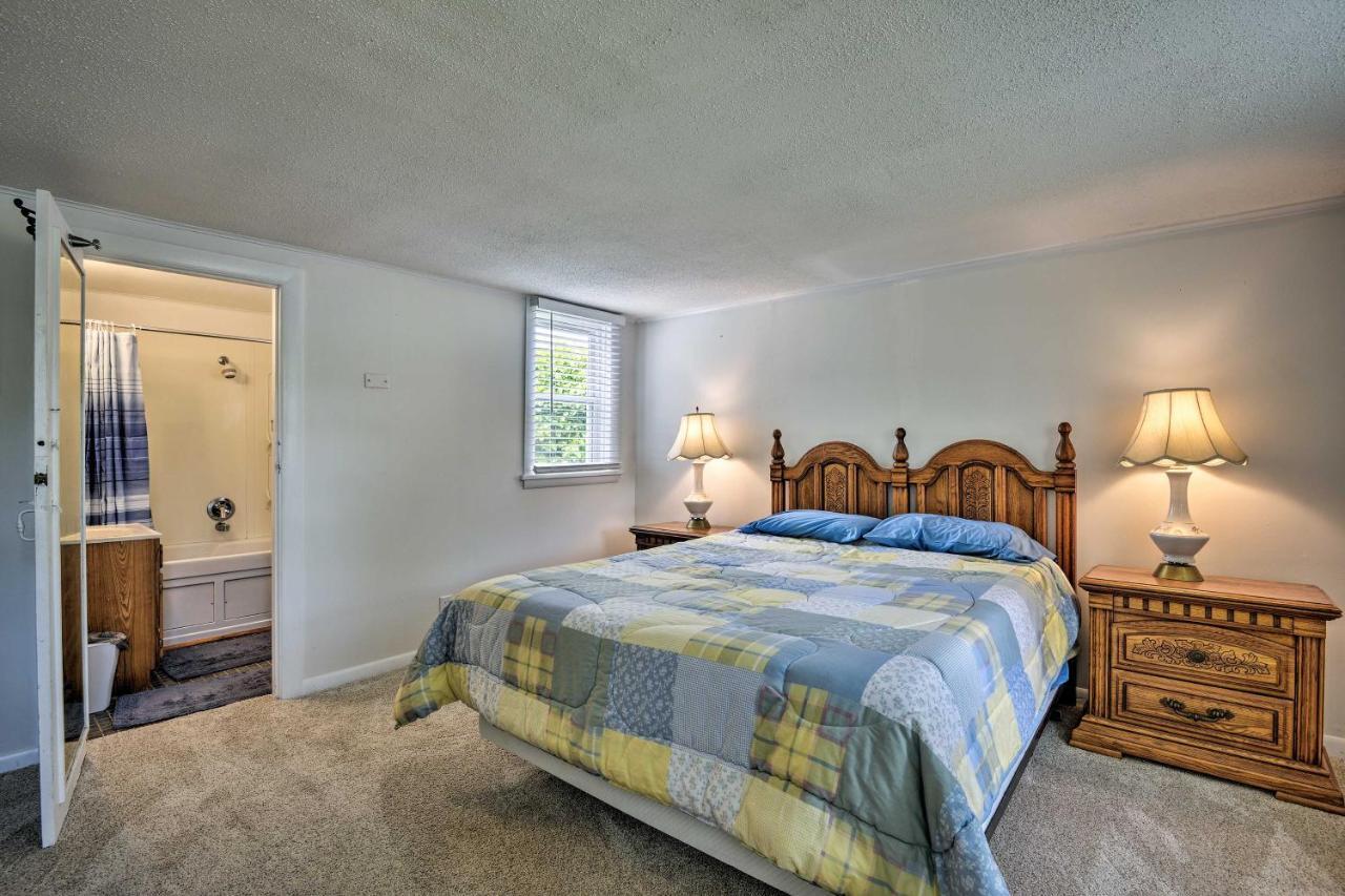 Family Cottage On Chaumont Bay, Walk To Downtown Bagian luar foto
