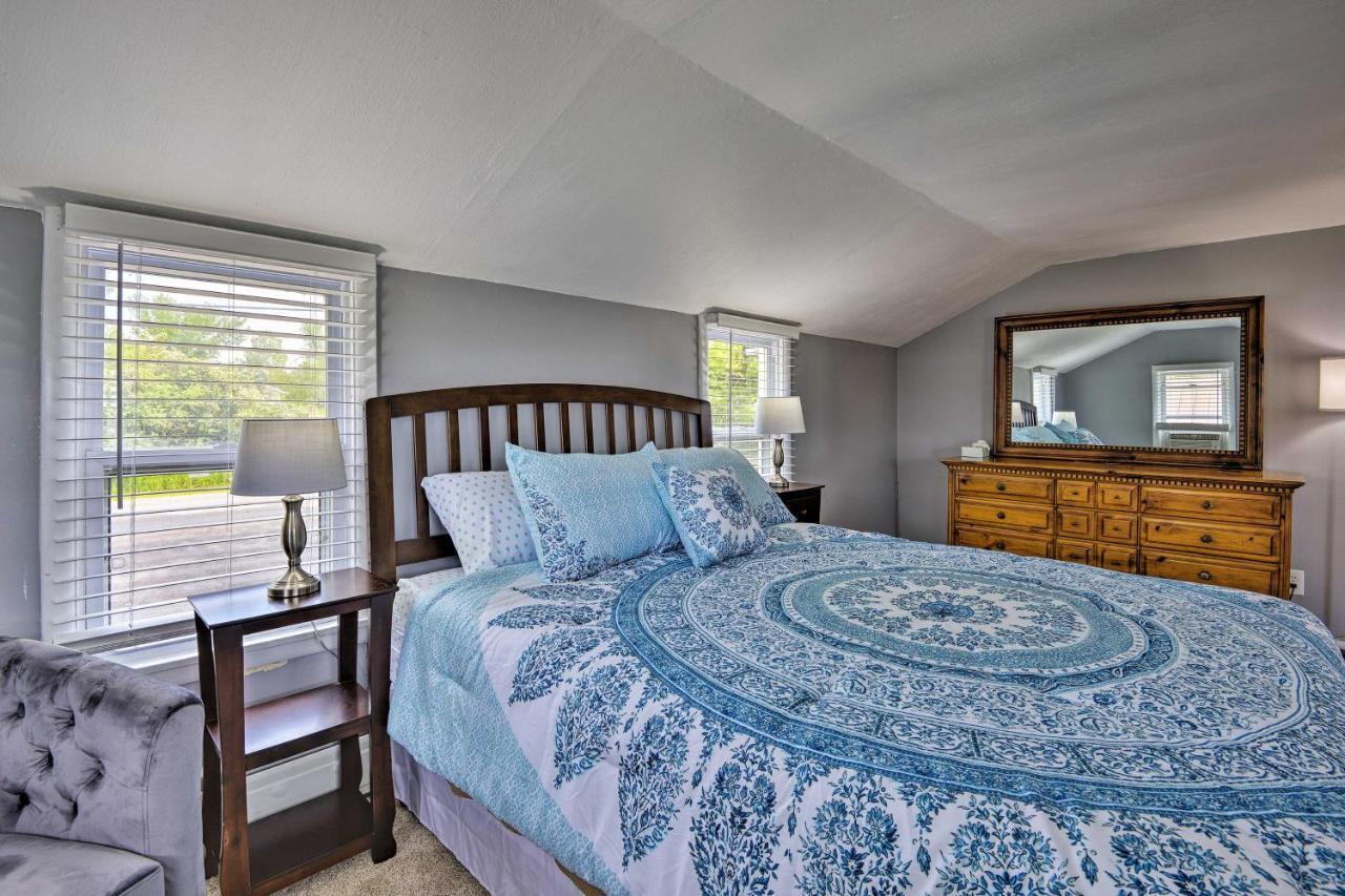 Family Cottage On Chaumont Bay, Walk To Downtown Bagian luar foto