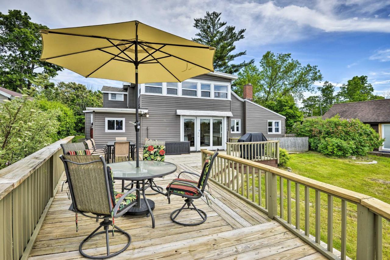 Family Cottage On Chaumont Bay, Walk To Downtown Bagian luar foto