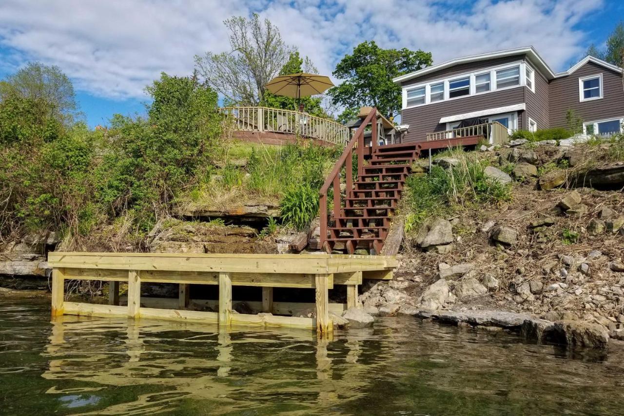 Family Cottage On Chaumont Bay, Walk To Downtown Bagian luar foto